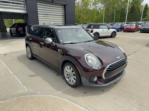 Used 2016 MINI Cooper Clubman FWD image 2