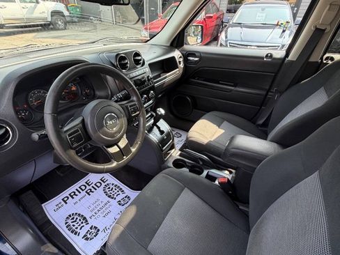Used 2015 Jeep Patriot Latitude w/ Sun/Sound Group AWD/4WD image 16