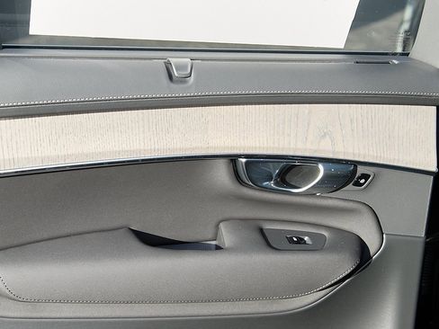 New 2026 Volvo XC90 B6 Ultra w/ Protection Package image 19