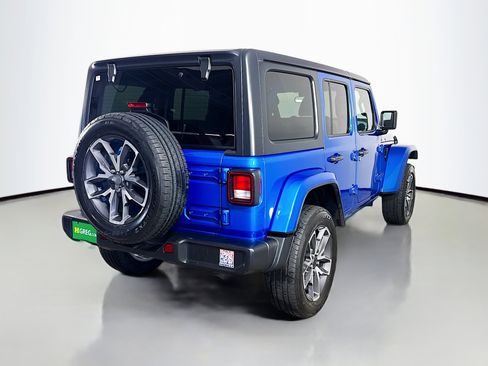 Used 2024 Jeep Wrangler Unlimited w/ Convenience Group AWD/4WD image 10