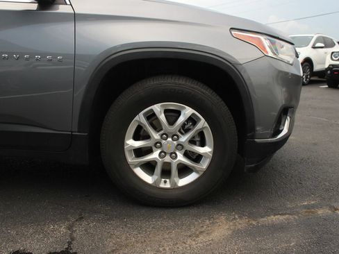 Used 2021 Chevrolet Traverse LT FWD image 9