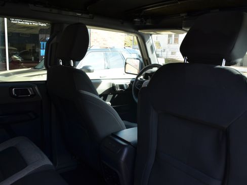 Used 2022 Ford Bronco Big Bend w/ Sasquatch Package image 23