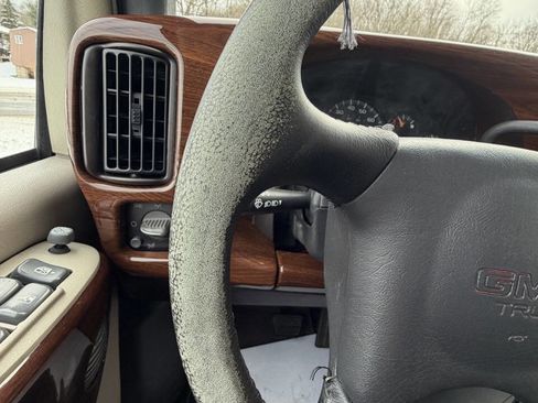 Used 2005 GMC TopKick C4500 4x4 Crew Cab image 76