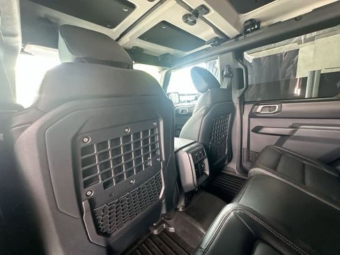 Used 2025 Ford Bronco Badlands AWD/4WD image 23