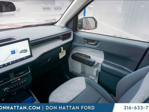 New 2025 Ford Maverick XLT image 14