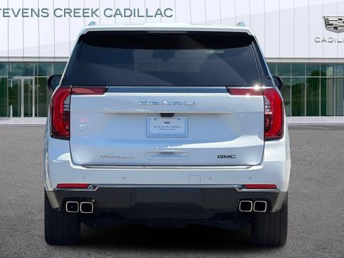 Used 2025 GMC Yukon Denali Ultimate AWD/4WD image 4