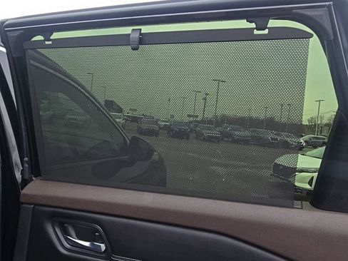 Used 2023 Nissan Rogue SV w/ SV Premium B Package image 31