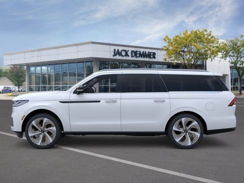 New 2026 Lincoln Navigator L Black Label AWD/4WD image 3
