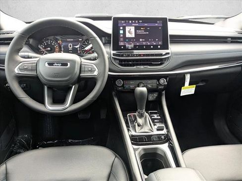 New 2026 Jeep Compass Latitude image 15