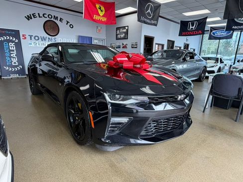 Used 2017 Chevrolet Camaro SS RWD image 7