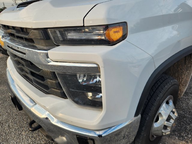 Used 2024 Chevrolet Silverado 3500 LT w/ Safety Package AWD/4WD image 5