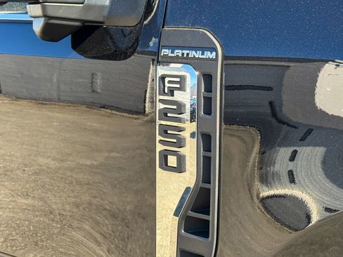 Certified 2024 Ford F250 Platinum w/ FX4 Off-Road Package AWD/4WD image 10