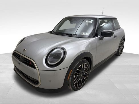 Certified 2025 MINI Cooper S image 5