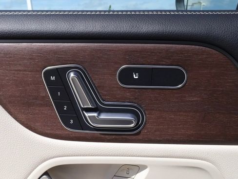 Certified 2023 Mercedes-Benz GLB 250 image 25