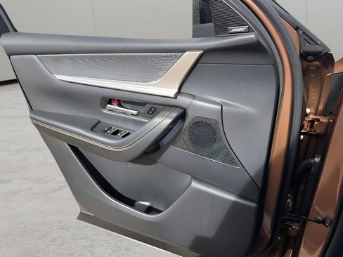 Used 2025 MAZDA CX-70 Plug-In Hybrid w/ Premium Plus AWD/4WD image 17