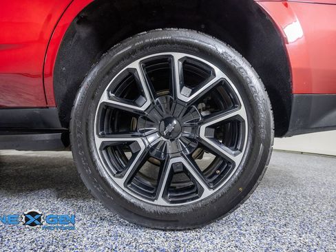 Used 2022 Chevrolet Tahoe RST w/ Luxury Package AWD/4WD image 48