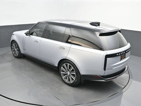 Used 2025 Land Rover Range Rover Long Wheelbase Autobiography AWD/4WD image 38