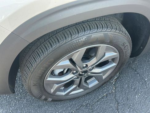 Used 2024 Kia Seltos LX AWD/4WD image 11