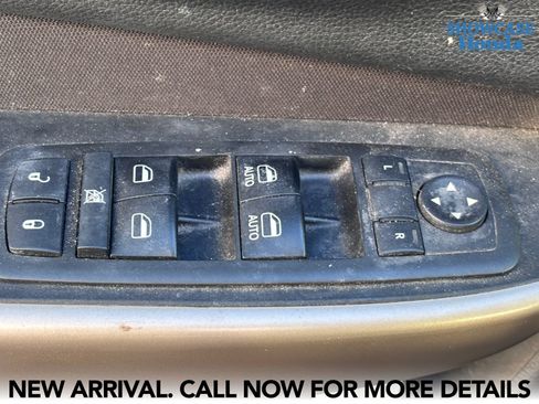 Used 2017 Jeep Cherokee Latitude w/ Comfort/Convenience Group FWD image 9
