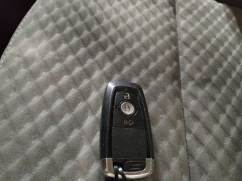 Used 2020 Ford Escape SE FWD image 32
