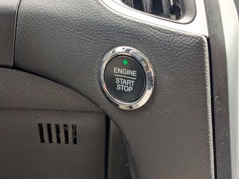 Used 2024 Ford Edge SEL AWD/4WD image 30