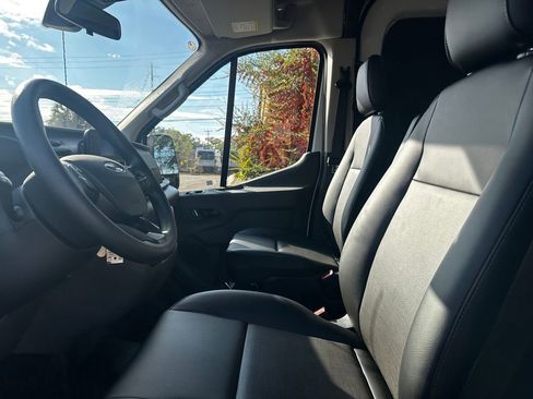 New 2025 Ford Transit 250 148 Medium Roof w/ Load Area Protection Package image 25