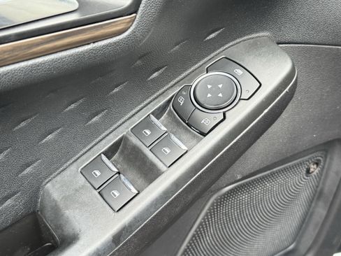 Used 2020 Ford Escape Titanium AWD/4WD image 23