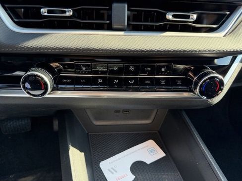 New 2026 Chevrolet Equinox LT image 14