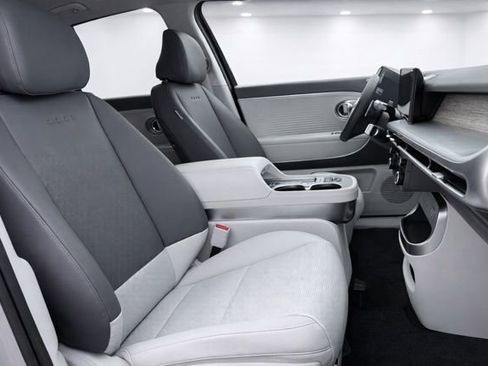 Used 2026 Hyundai Ioniq 9 SEL image 18