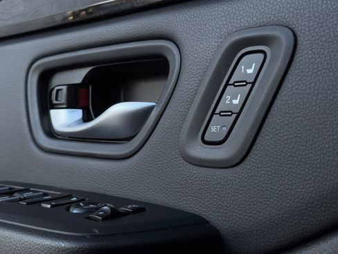 Certified 2025 Honda Pilot TrailSport image 37