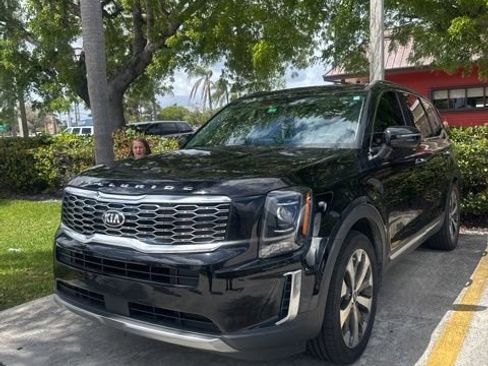 Certified 2020 Kia Telluride S image 3