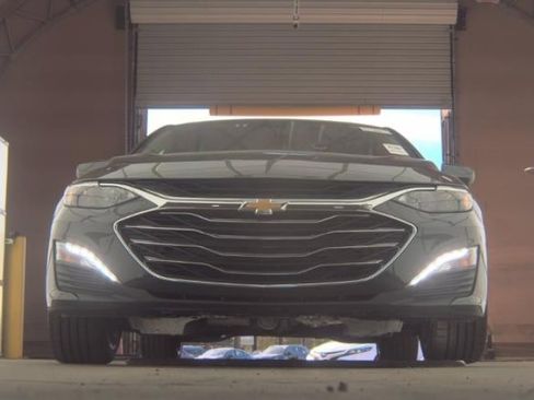 Used 2023 Chevrolet Malibu LT image 2