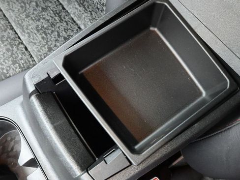 Used 2025 Chevrolet Colorado Z71 w/ Midnight Edition image 9