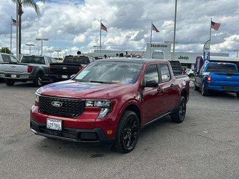Certified 2025 Ford Maverick XLT w/ Black Appearance Package image 8