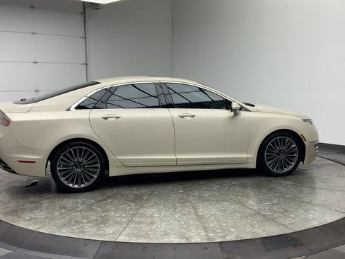 Used 2014 Lincoln MKZ image 8