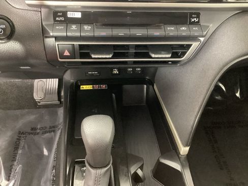 Used 2025 Toyota Camry LE FWD image 19