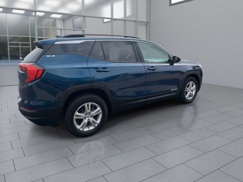 Used 2020 GMC Terrain SLE w/ Driver Convenience Package FWD image 8