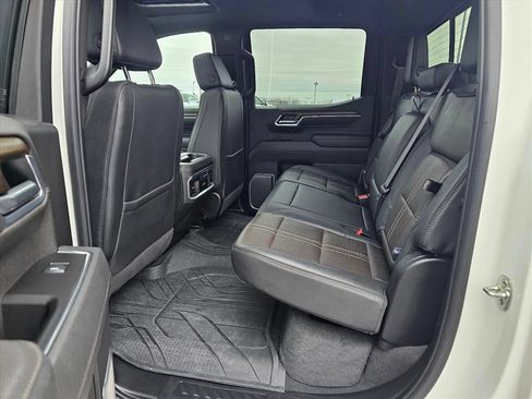 Used 2025 Chevrolet Silverado 1500 High Country AWD/4WD image 12