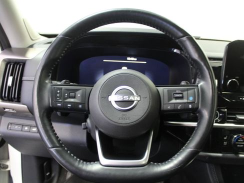 Used 2022 Nissan Pathfinder Platinum w/ Cargo Package AWD/4WD image 8