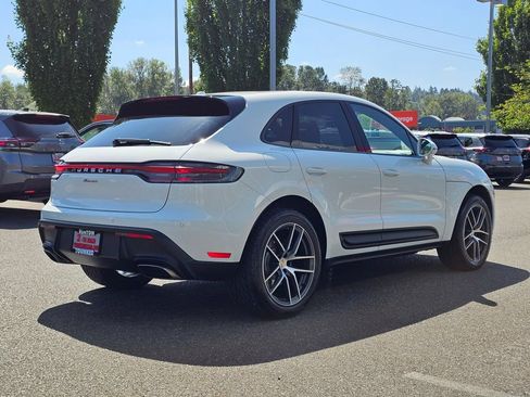 Used 2025 Porsche Macan AWD/4WD image 5