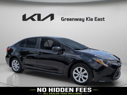 Used 2025 Toyota Corolla LE FWD image 1