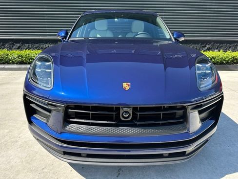 Used 2026 Porsche Macan AWD/4WD image 8