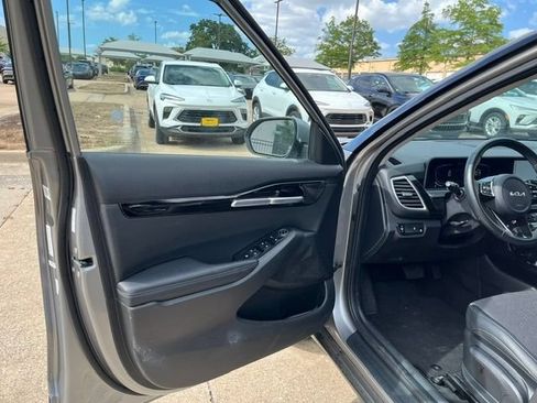 Used 2025 Kia Seltos S FWD image 15