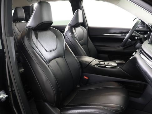 Used 2025 INFINITI QX60 Pure image 33