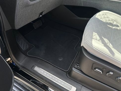 New 2026 Cadillac Escalade Platinum Sport w/ LPO, ONYX Package image 22