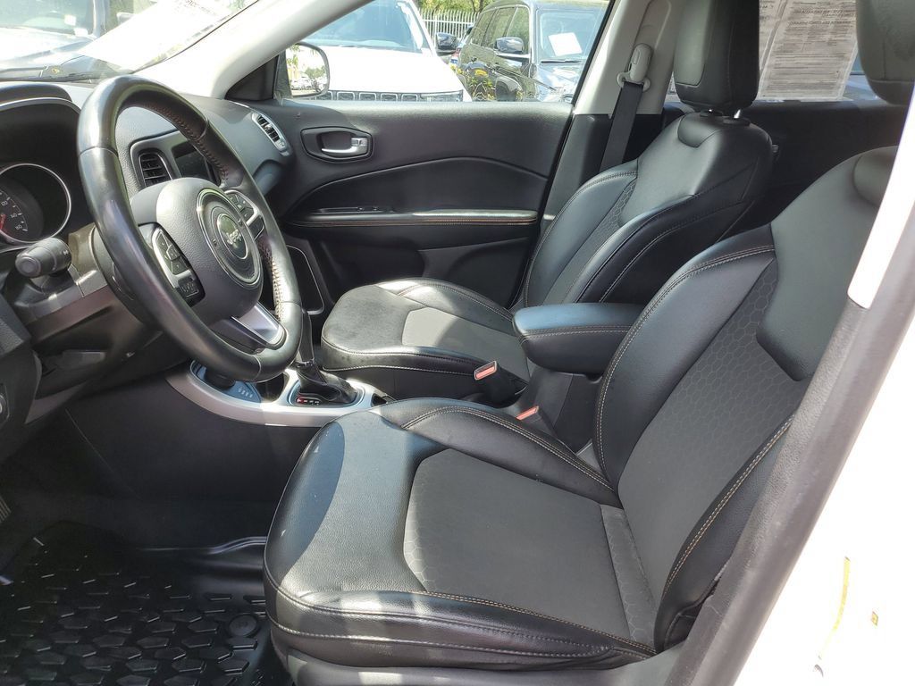 Used 2019 Jeep Compass Latitude AWD/4WD image 16
