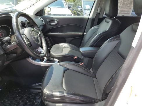 Used 2019 Jeep Compass Latitude AWD/4WD image 16