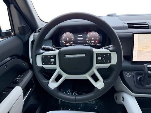 Certified 2025 Land Rover Defender 110 X-Dynamic SE AWD/4WD image 13