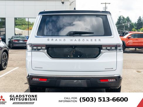 Used 2022 Jeep Grand Wagoneer Series III w/ Rear Seat Video Group 1 AWD/4WD image 6