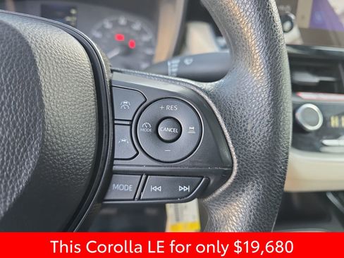Used 2025 Toyota Corolla LE image 23